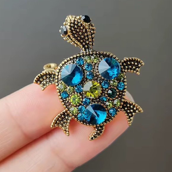 Turtle Blue Crystal Brooch - Picture 4 of 7